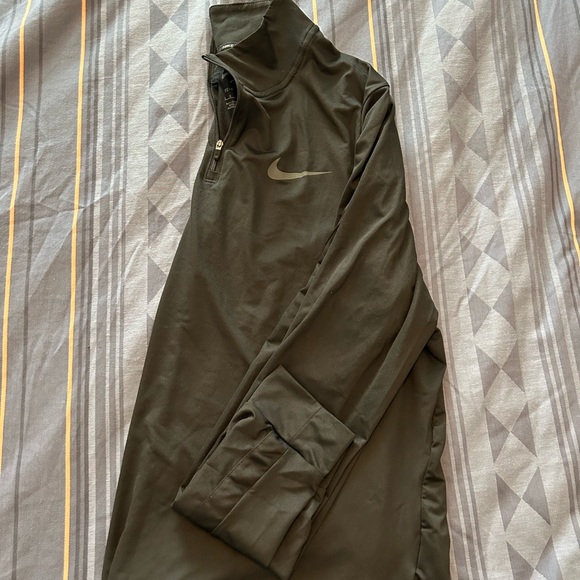 Men’s Nike pull over L - Picture 3 of 3